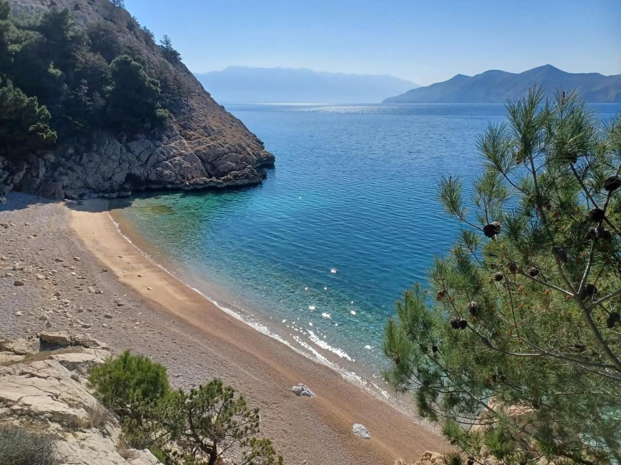 Lavender Villa Baska  Luaran gambar