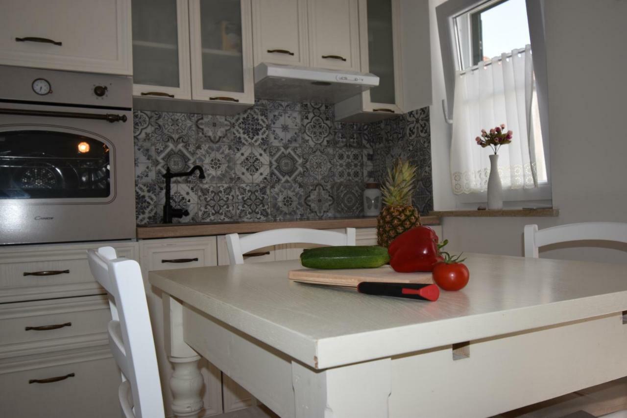 Lavender Villa Baska  Luaran gambar