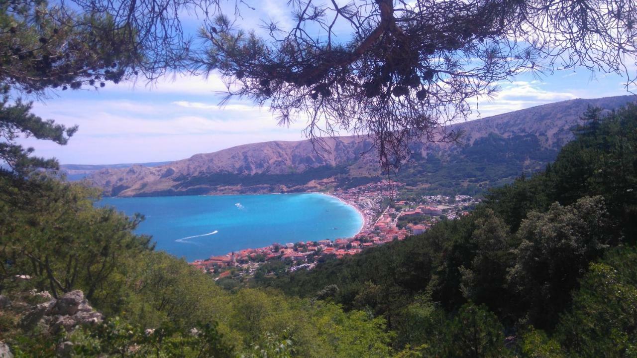 Lavender Villa Baska  Luaran gambar